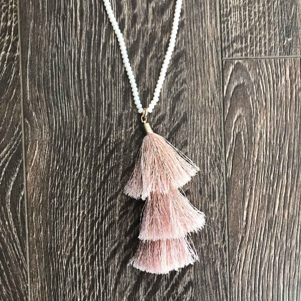 💥4/$25💥 New York & Co. Long Tassel Necklace